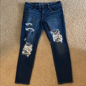 HARDLY WORN: AE ripped jeans